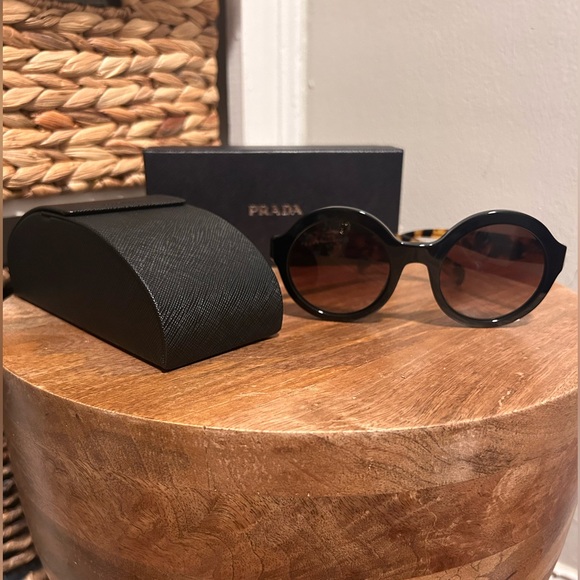 Prada black and tortoise shell round sunglasses - Picture 2 of 10